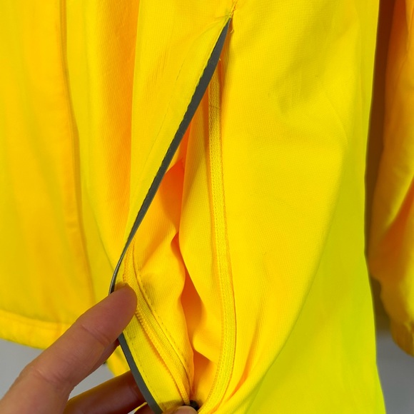 Adidas 2009 Boston marathon yellow warm up coat - Picture 5 of 5